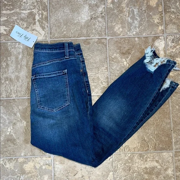 NWT Sneak Peek Distressed Dark Blue Ankle Jeans - Picture 1 of 11
